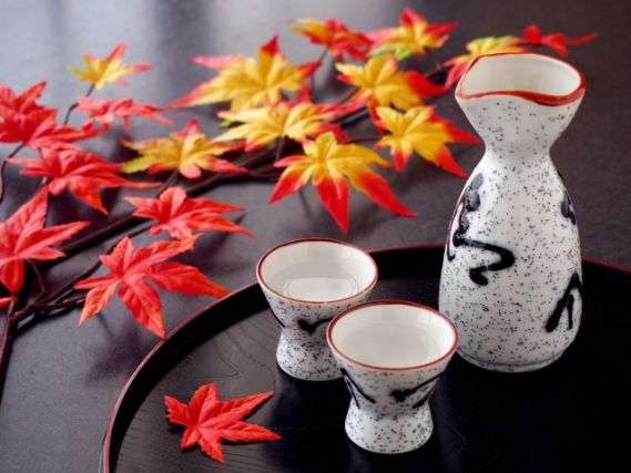 紅葉と日本酒